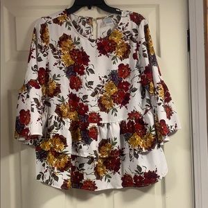 beautiful floral top 💜